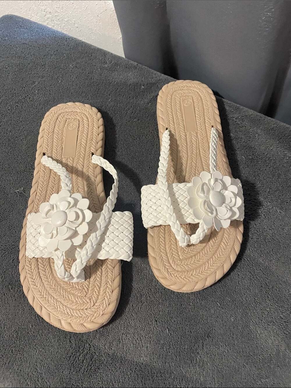 Women's White Floral Braided Slide Sandals - Hard Neutral Sole NWOT